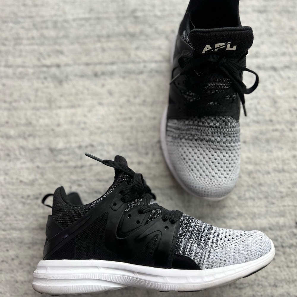 Women’s APL Sneaker - Picture 2 of 5
